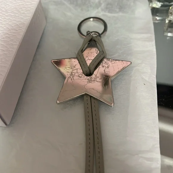 ⭐️Dior Star Keychain - Picture 5 of 6